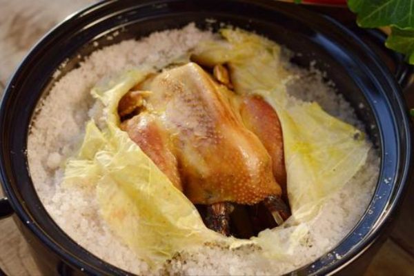砂锅盐焗鸡配方
