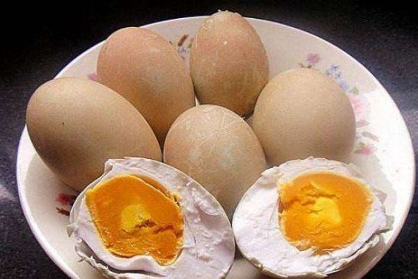 盐焗鸡蛋的制作方法
